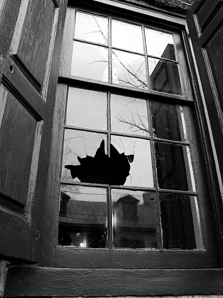 GrumblethorpeWindow4