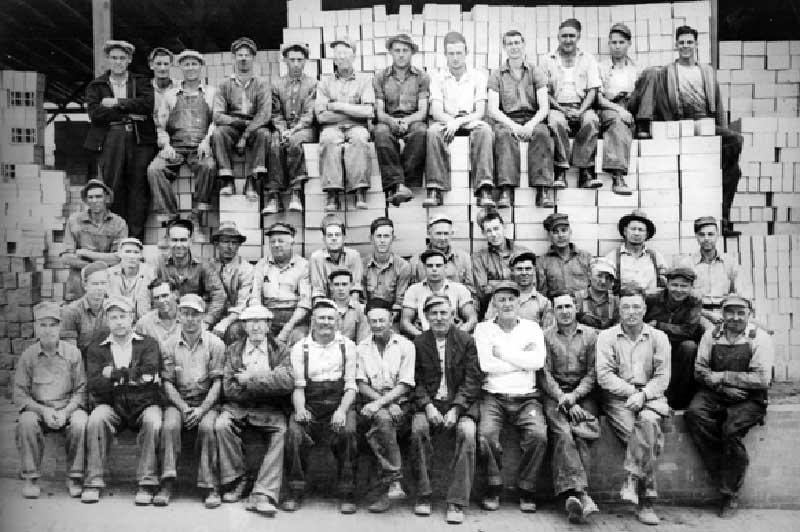 do-ph-991claycraft-workers